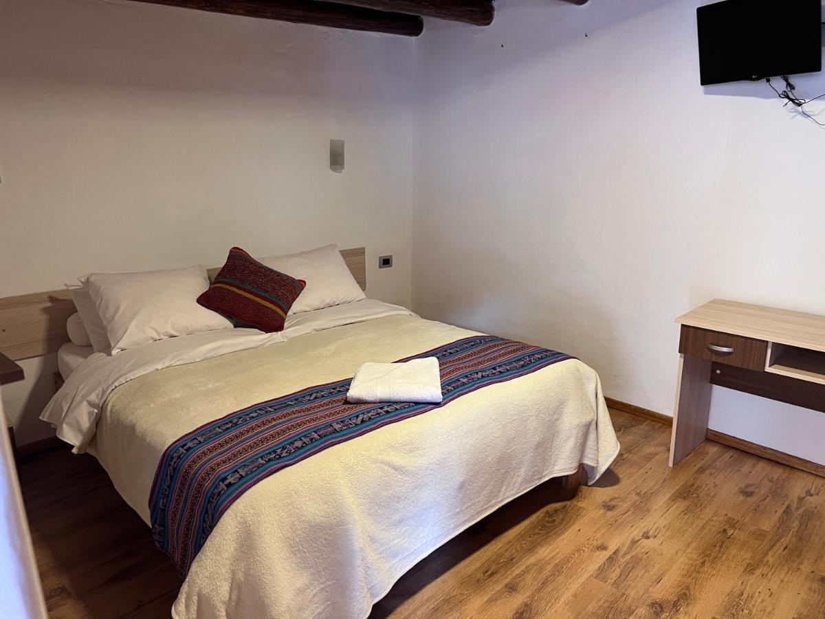 Casona Les Pleiades Acomodação com café da manhã  2*