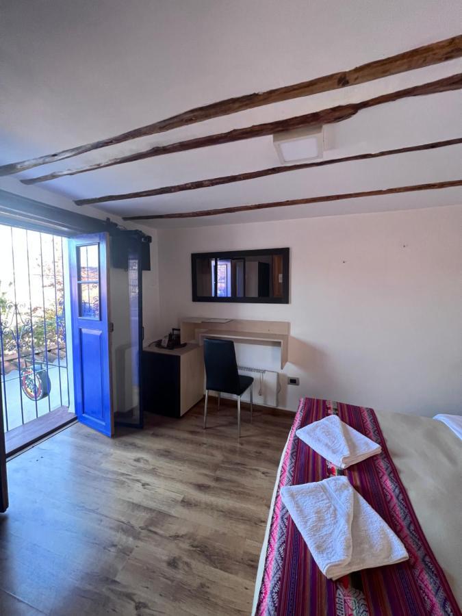 Casona Les Pleiades Acomodação com café da manhã  2*